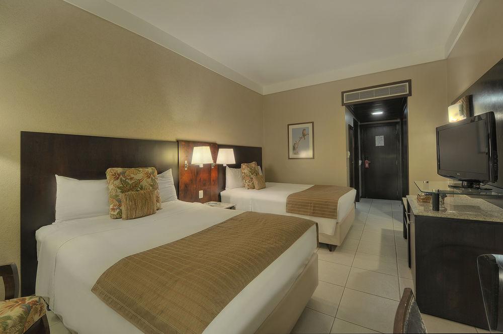 Hotel Deville Prime Cuiabá